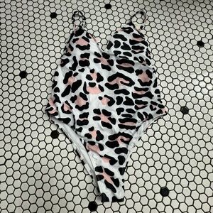 NWT adreamly one piece swimsuit size  large